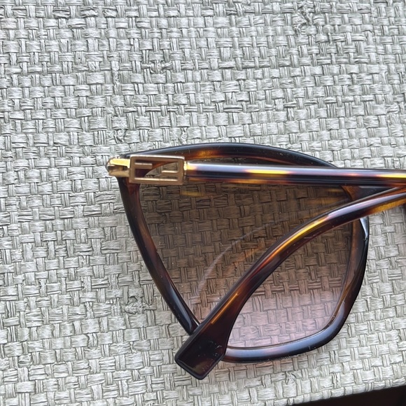 Gorgeous authentic Fendi tortoise shell cat eye sunglasses ff logo - Picture 7 of 8